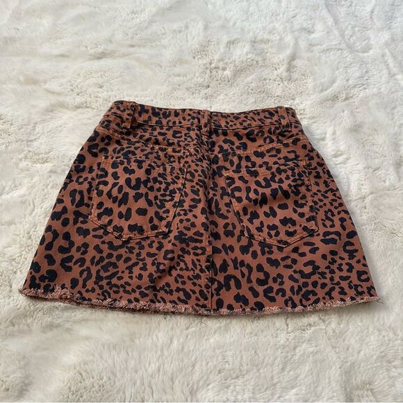 Free People We The Free leopard print mini skirt full zipper raw hem size 26 - Picture 12 of 12